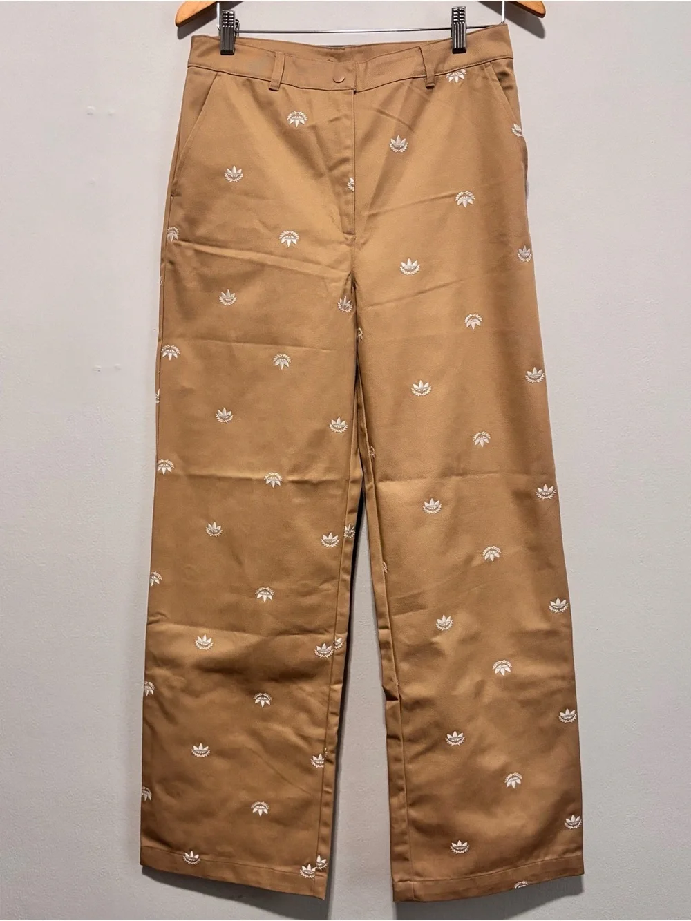 Adidas-Women Alllover Mini Crest Chino Pants - Picture 2 of 7